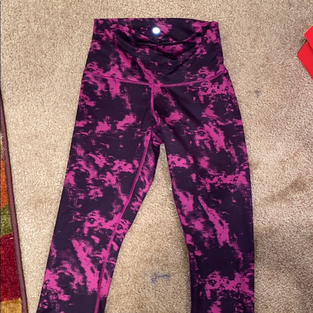 Gently worn Lululemon Capri tights size 6